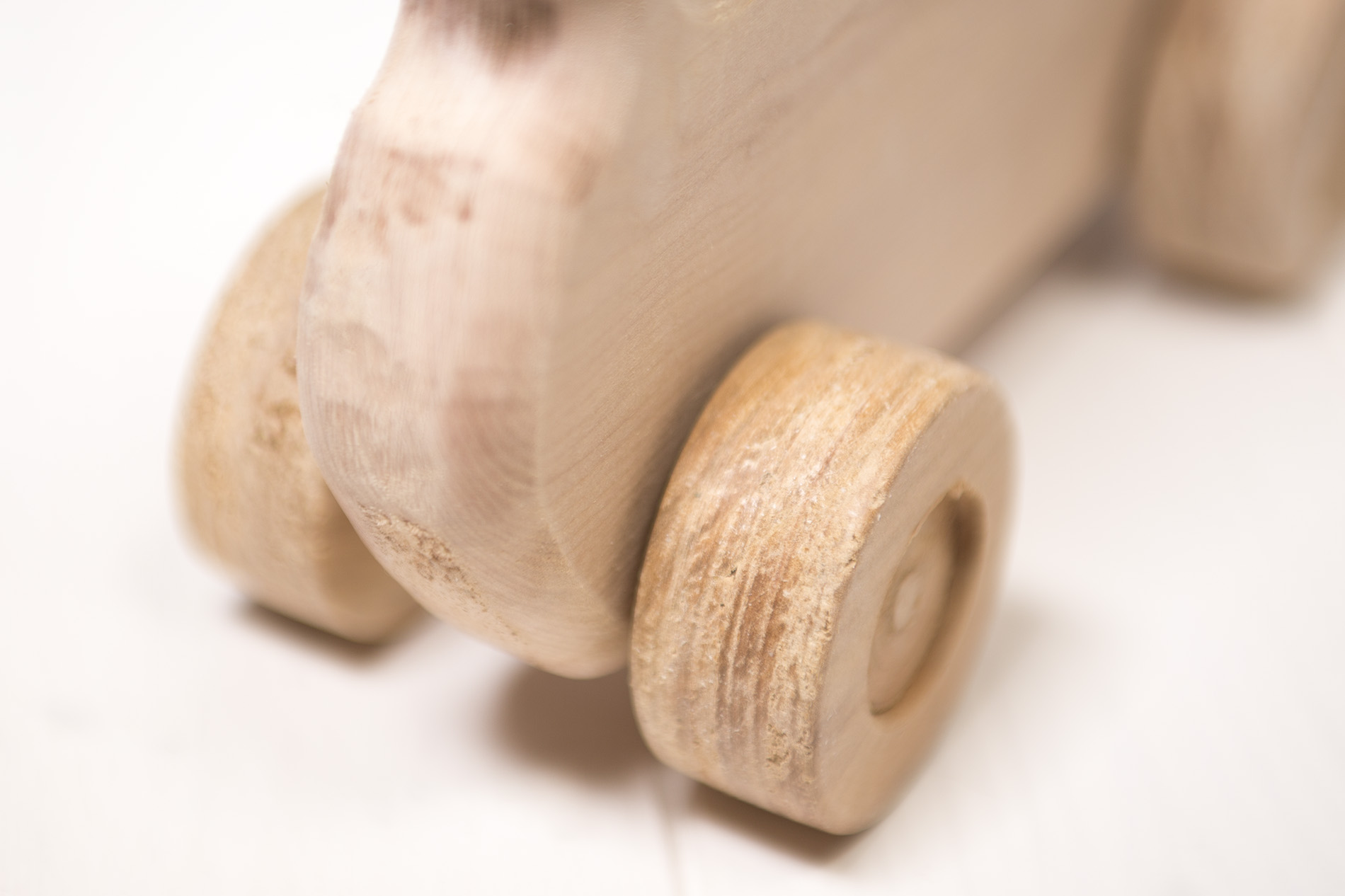Giocattoli di legno - particolare ruota