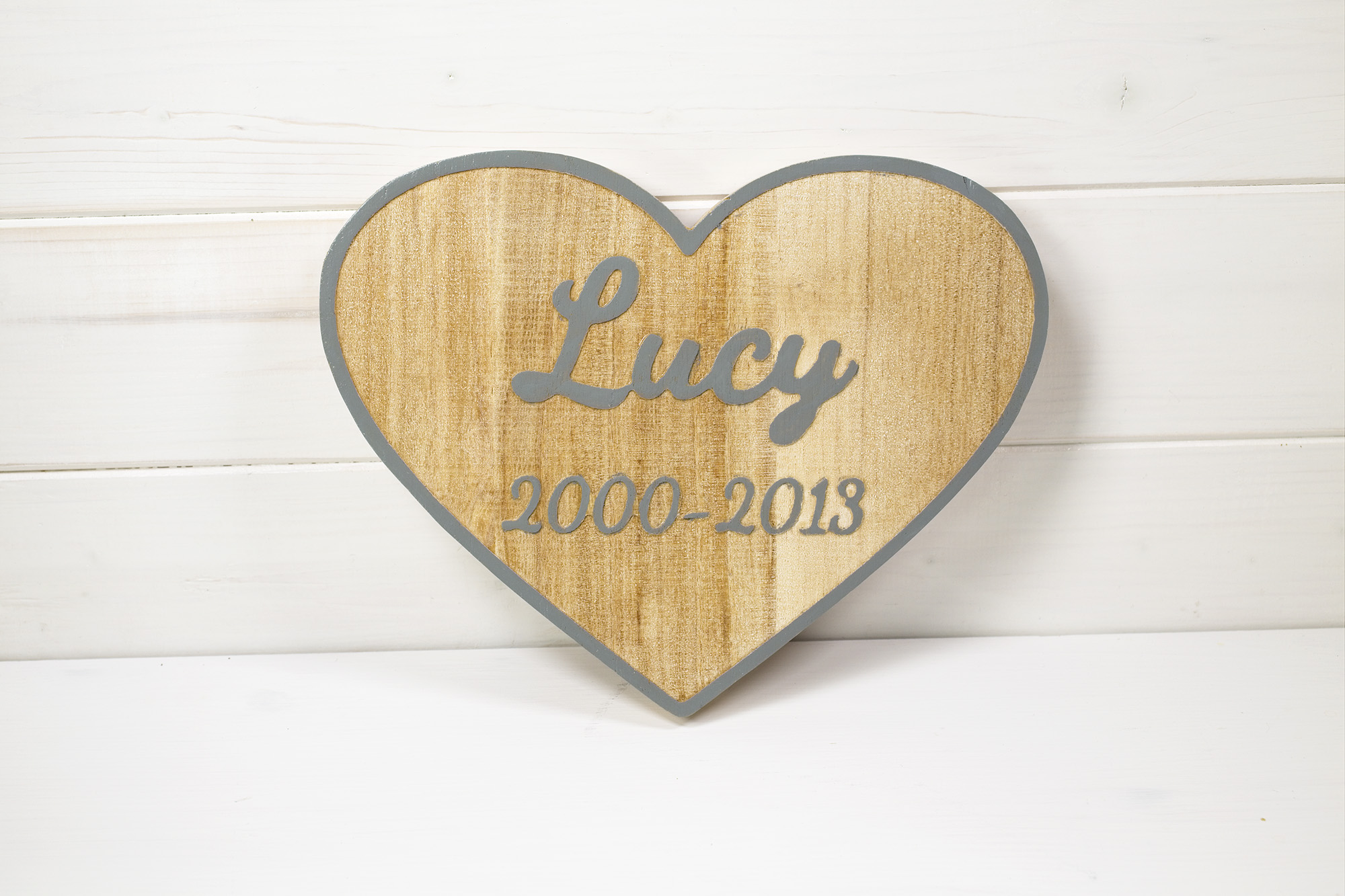Targa di legno a forma di cuore ricorrenza cane Lucy