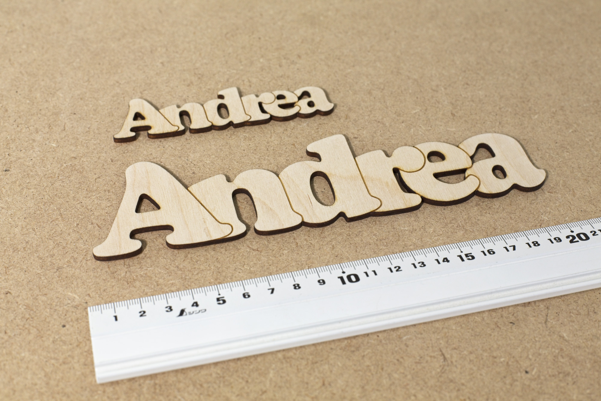 Nome in legno intagliato Andrea