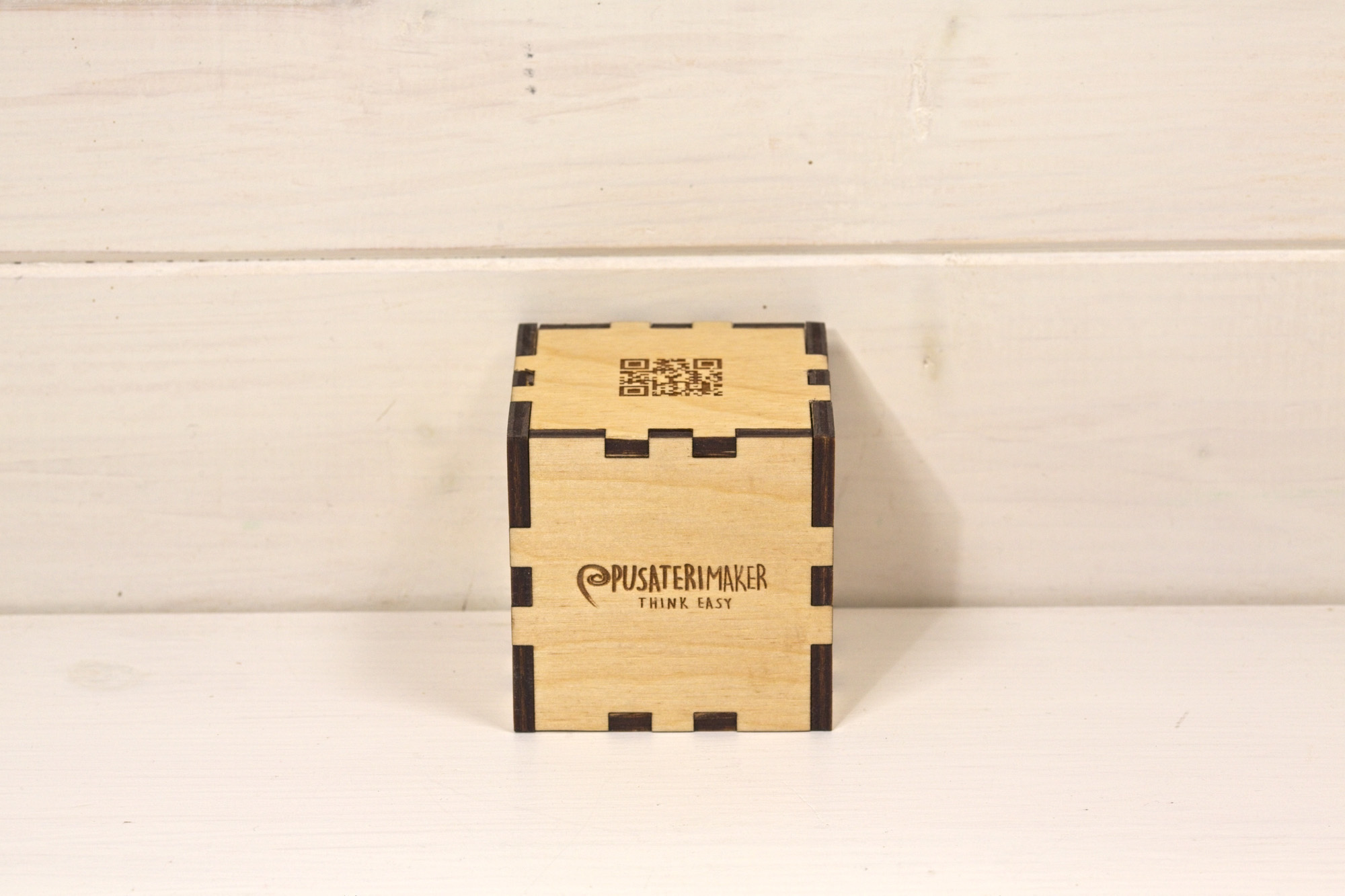 Cubetto - Espositore cubo di legno