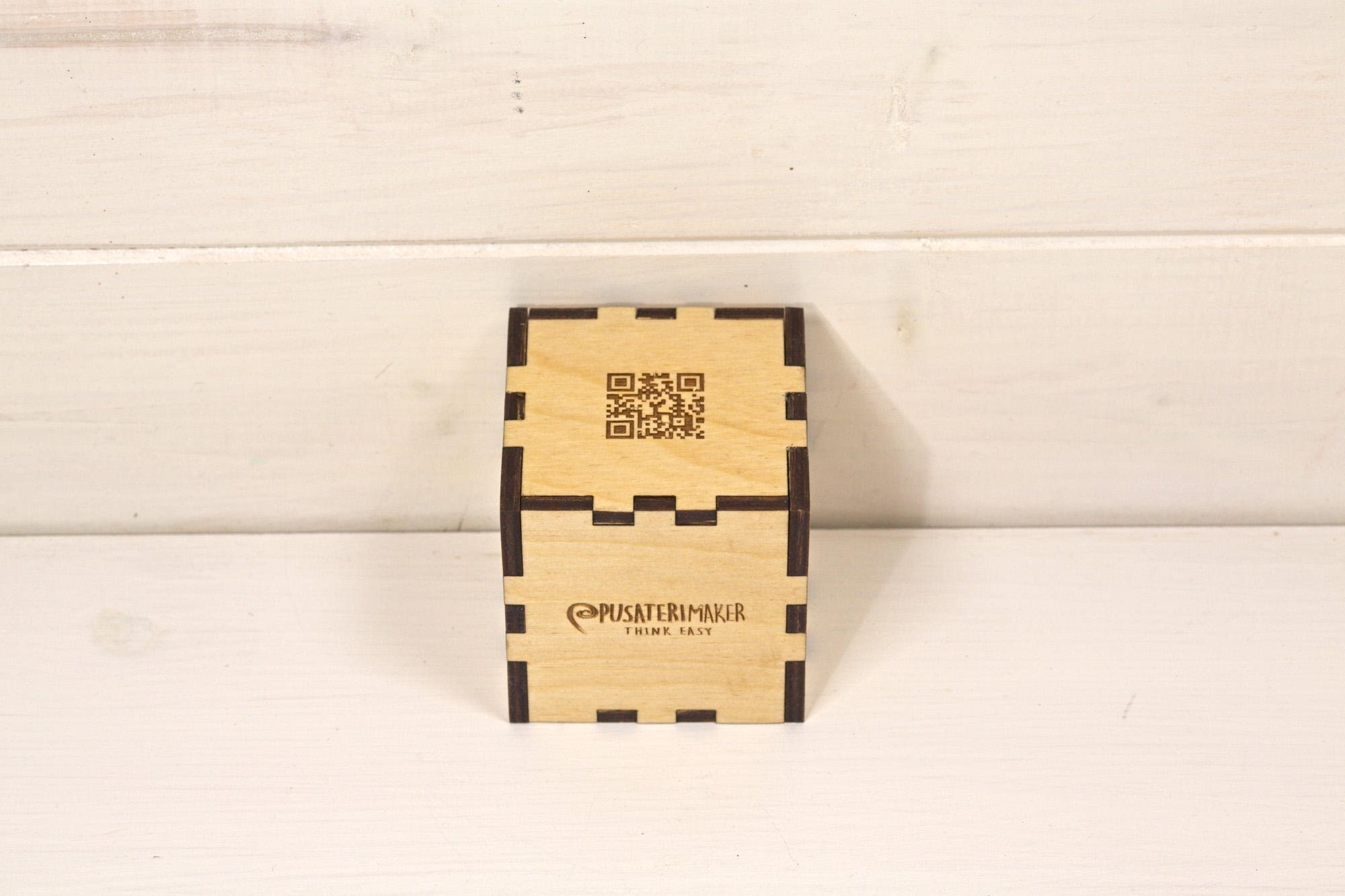 Cubetto - Espositore cubo di legno