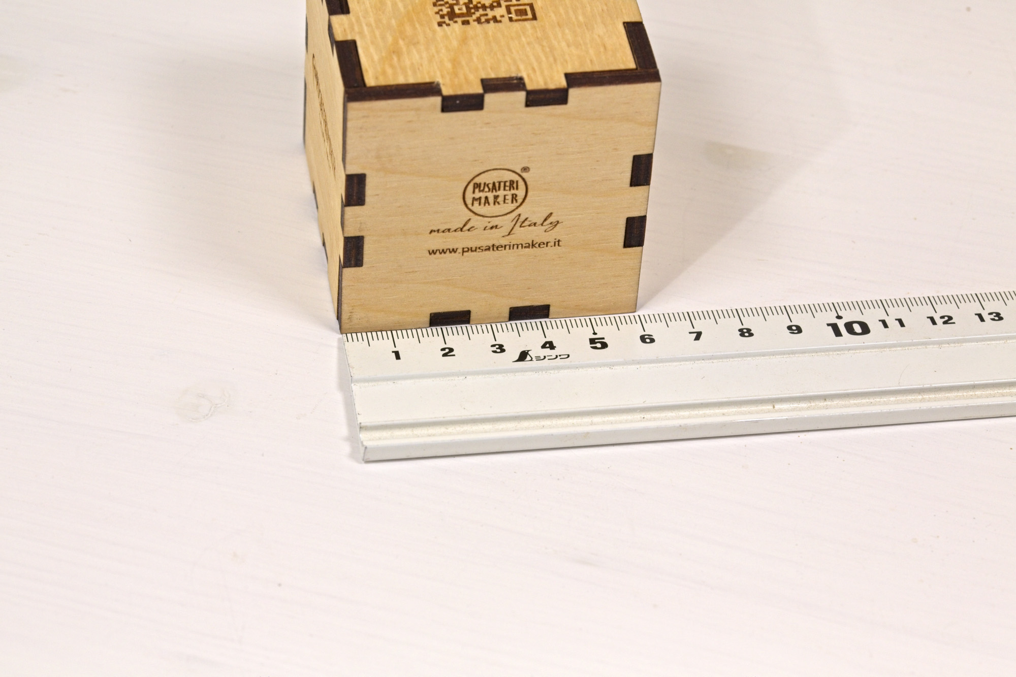 Cubetto - Espositore cubo di legno