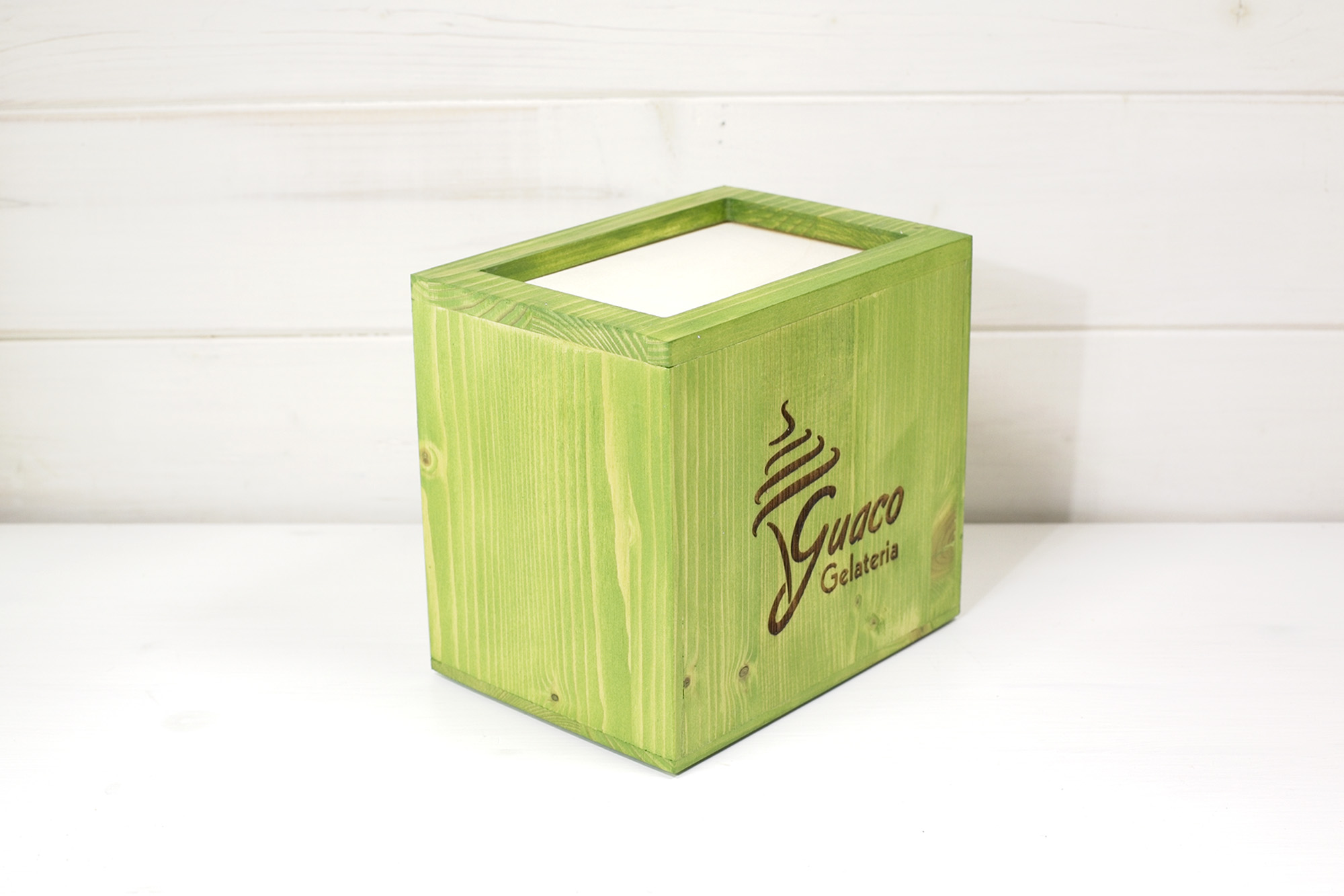 Chiano - Portatovaglioli da bar - Gelateria Guaco - legno abete verde cassata