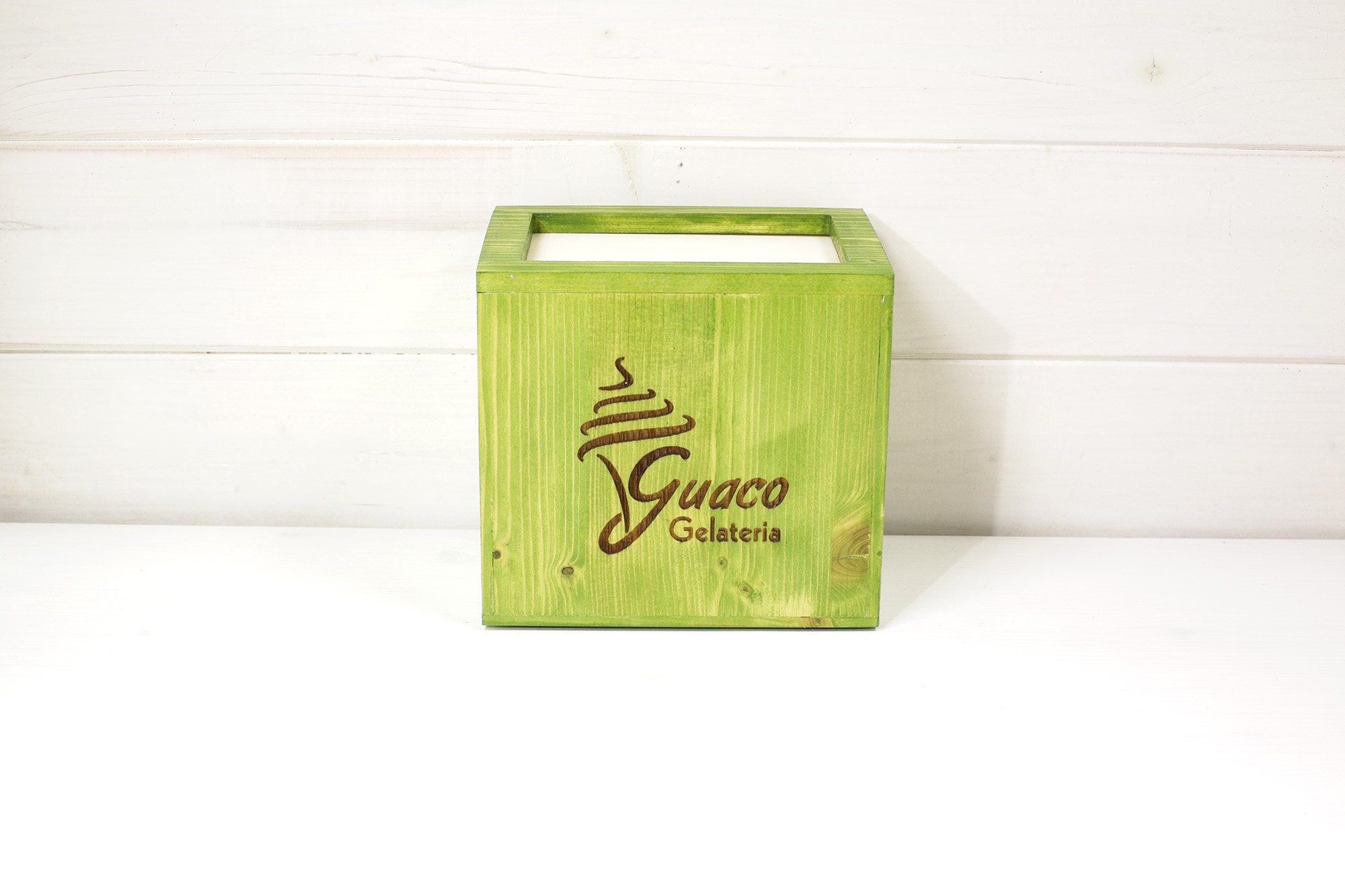 Chiano - Portatovaglioli da bar - Gelateria Guaco - legno abete verde cassata