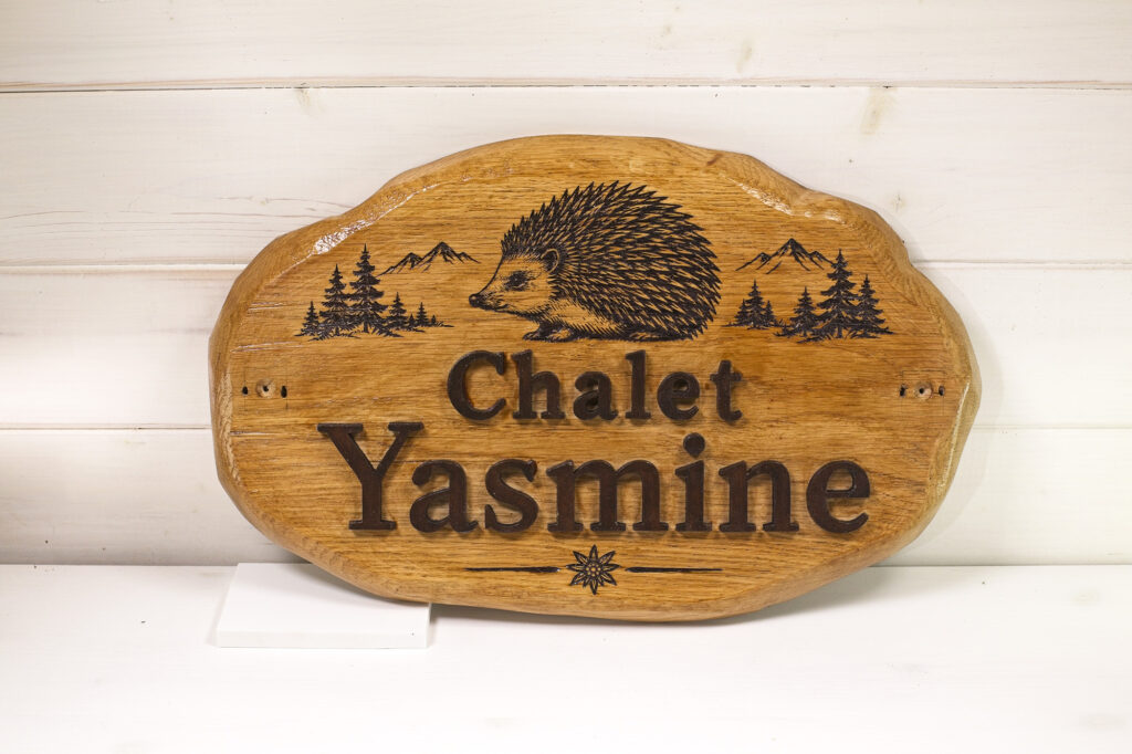 Targa di rovere artigianale - Chalet Yasmine - legno rovere miele