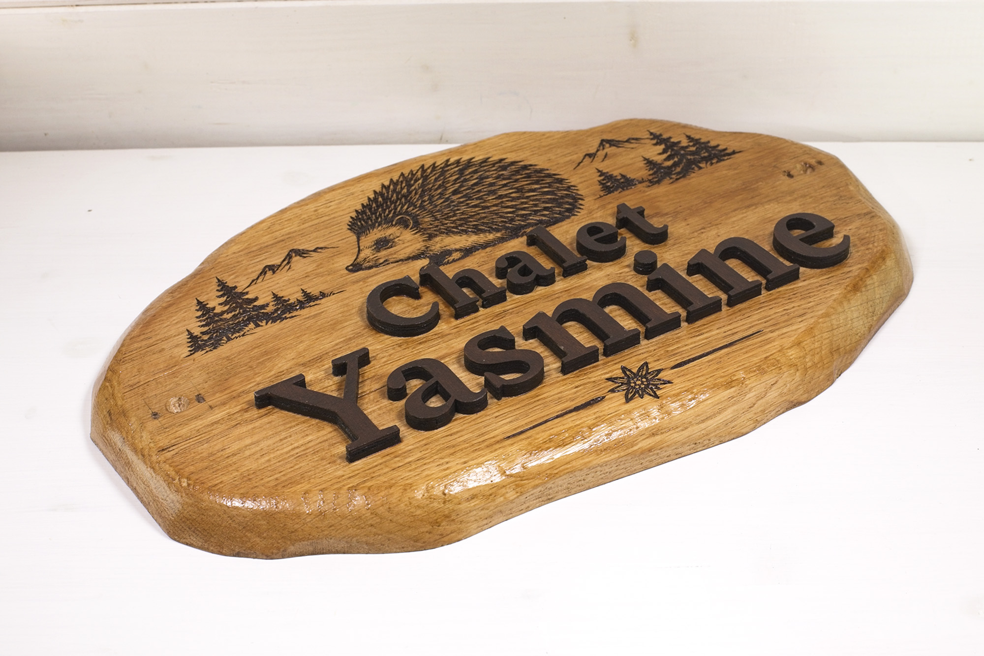 Targa di rovere artigianale - Chalet Yasmine - legno rovere miele