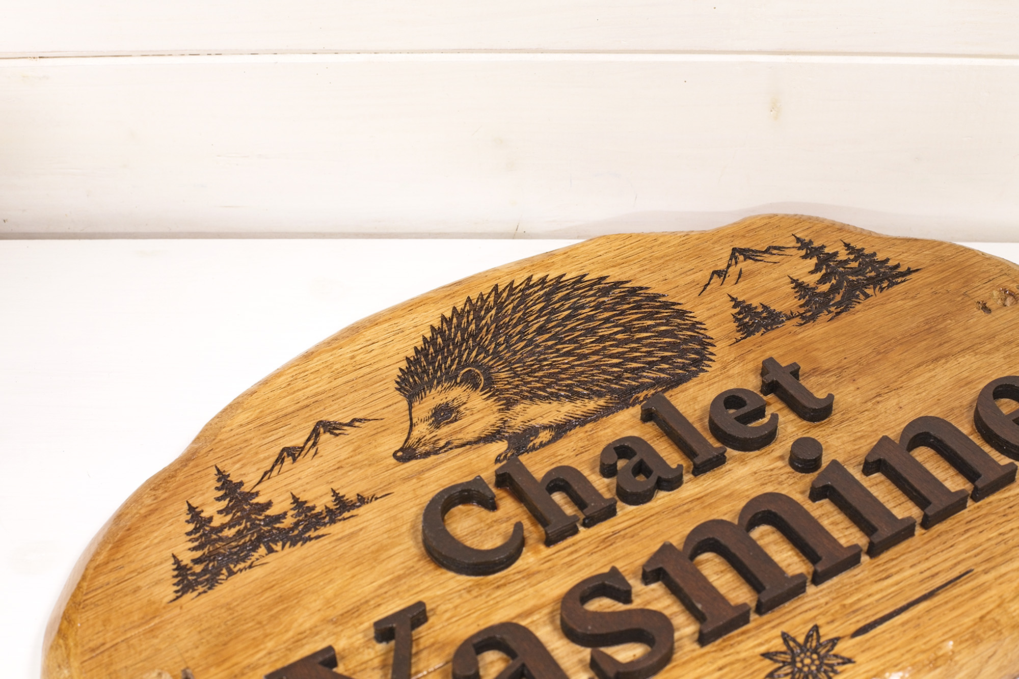 Targa di rovere artigianale - Chalet Yasmine - legno rovere miele
